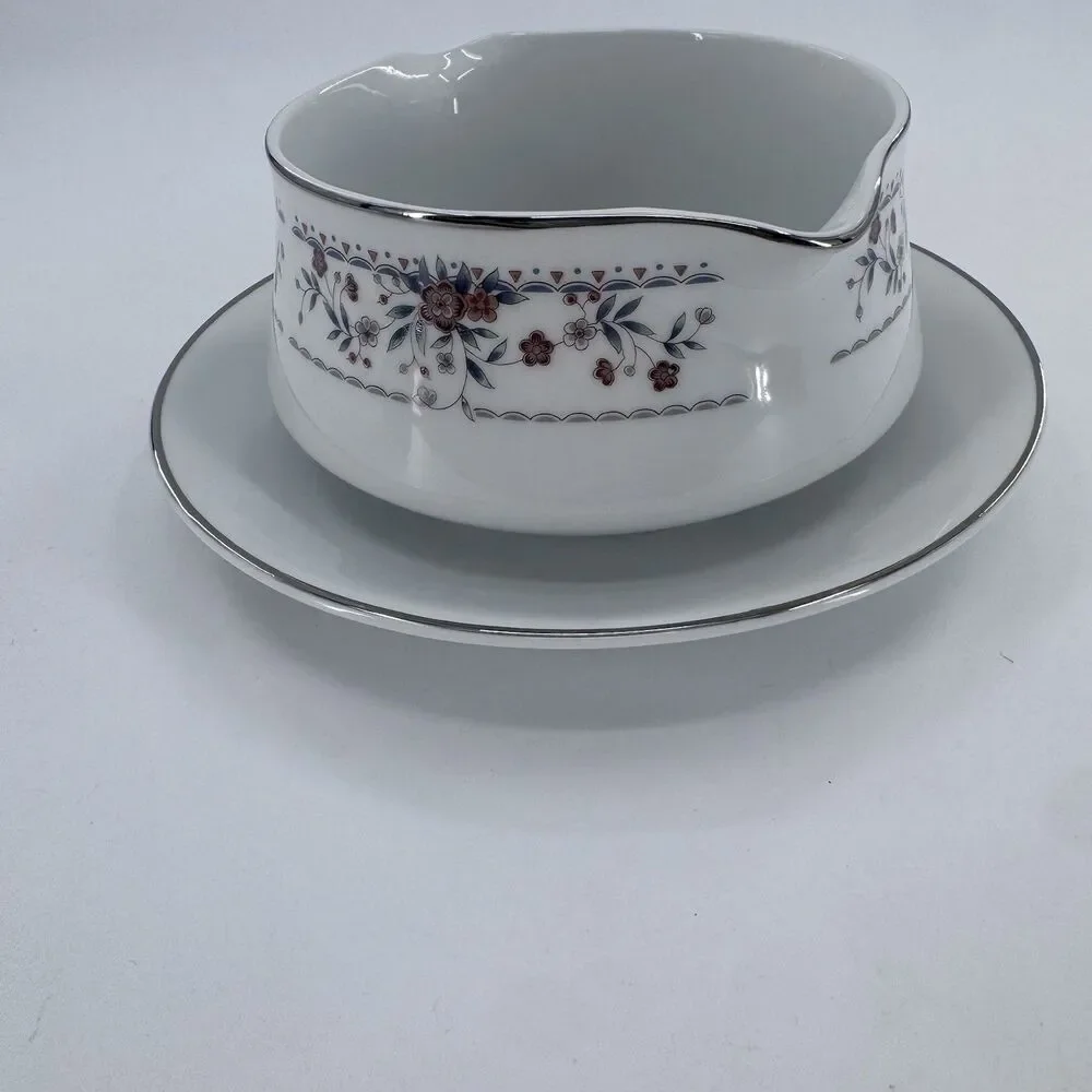 Fine Porcelain China Gravy Boat With Attached Underplate Claremont Fast Shipping